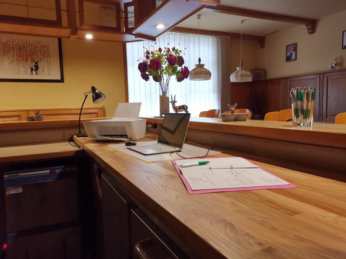 Hotel-Pension Zum Hirsch Hattersheim am Main Buitenkant foto