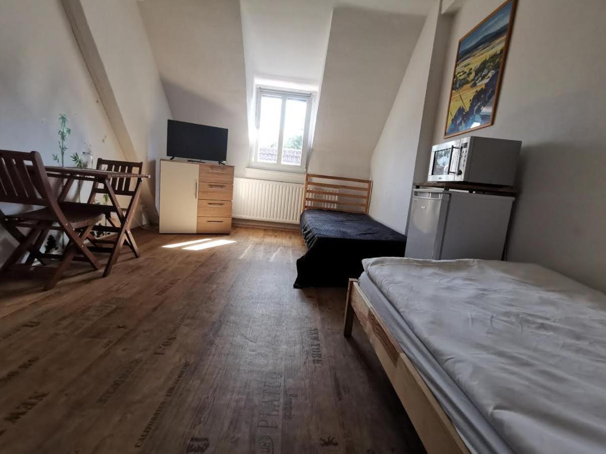 Hotel-Pension Zum Hirsch Hattersheim am Main Buitenkant foto