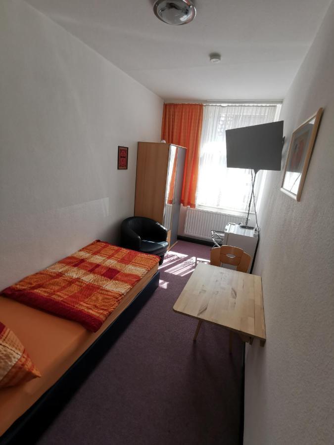 Hotel-Pension Zum Hirsch Hattersheim am Main Buitenkant foto