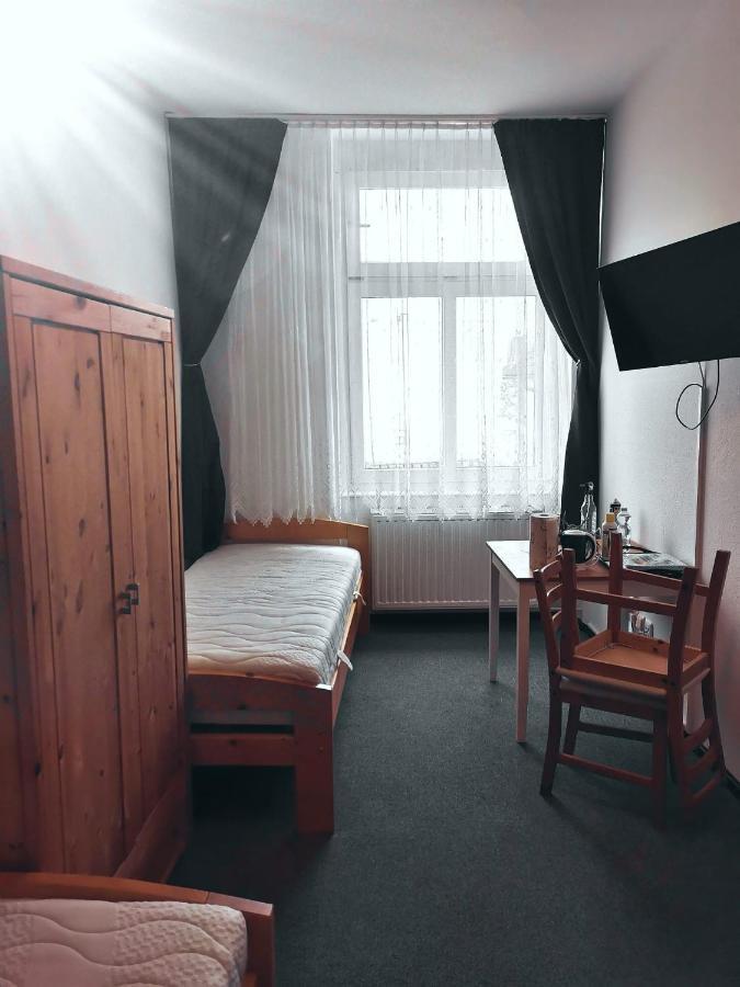 Hotel-Pension Zum Hirsch Hattersheim am Main Buitenkant foto